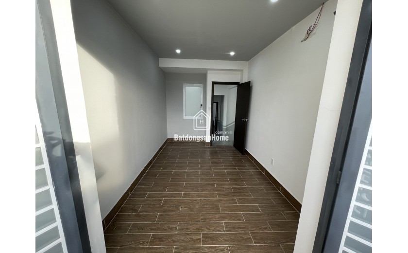 TX43 - 1 sẹc-  NHÀ SIÊU ĐẸP  45M2 -  3PN- SÂN THƯỢNG- sát BỜ SÔNG VÀM THUẬT
2,780 TỶ