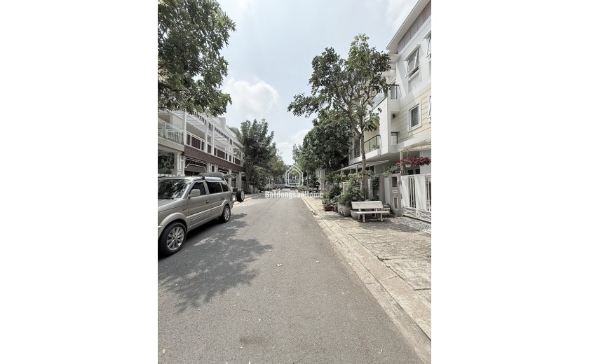 Bán nhà mặt phố phú hữu Q.9, 150m², 3 tầng, 22 tỷ, sổ đỏ.