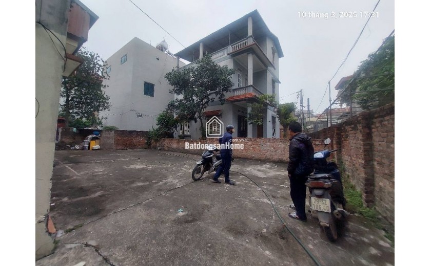 Cho thuê nhà Chi Đông, Mê Linh, 180m2, mt6m,3T, 4N. Đủ công năng. 9tr/ th.