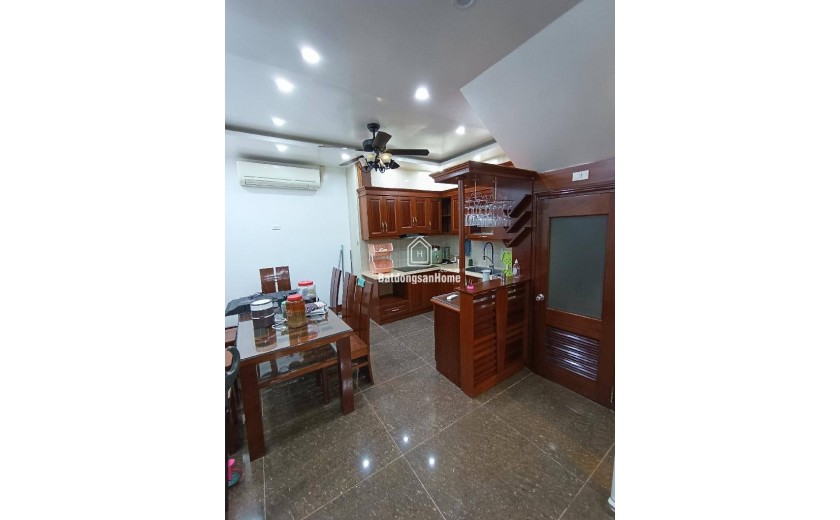 Bán nhà Vũ Phạm Hàm, 80m2, 7 tầng thang máy, mặt tiền khủng 5m, 32.5 tỉ, ô tô tránh, vỉa hè