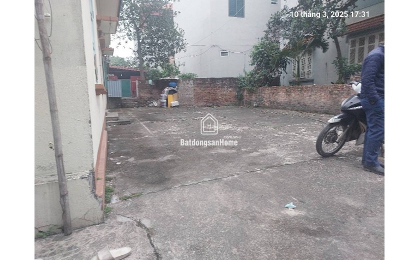 Cho thuê nhà Chi Đông, Mê Linh, 180m2, mt6m,3T, 4N. Đủ công năng. 9tr/ th.