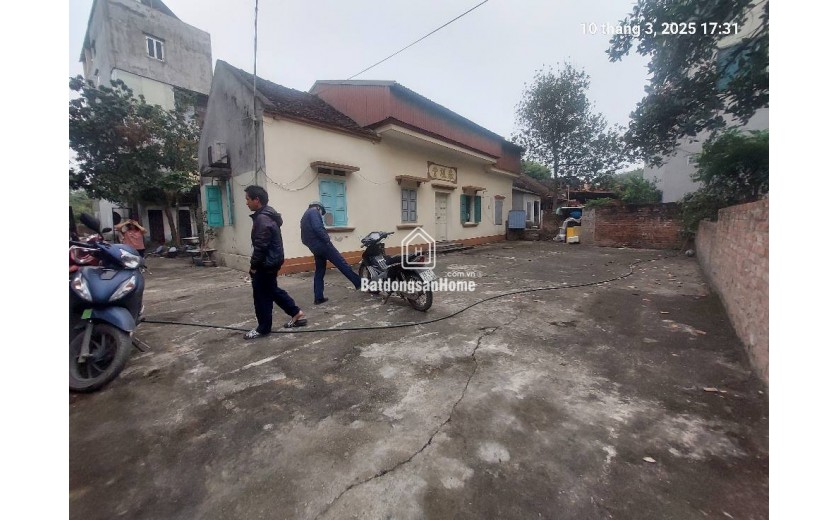 Cho thuê nhà Chi Đông, Mê Linh, 180m2, mt6m,3T, 4N. Đủ công năng. 9tr/ th.