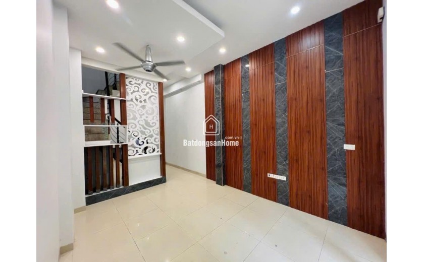 Nhà đẹp 3 tầng 3PN, 3WC, 3 mặt thoáng Định Công Hạ - 5.8 tỷ, sổ đỏ