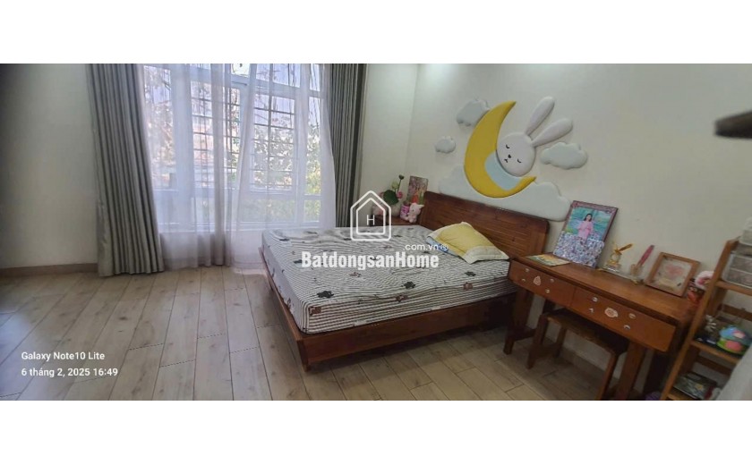 NHÀ PHỐ ĐẲNG CẤP KHANG ĐIỀN - XE HƠI ĐỖ CỬA - SỔ HỒNG CẦM TAY - GIÁ 10.5 TỶ - TT QUẬN 9