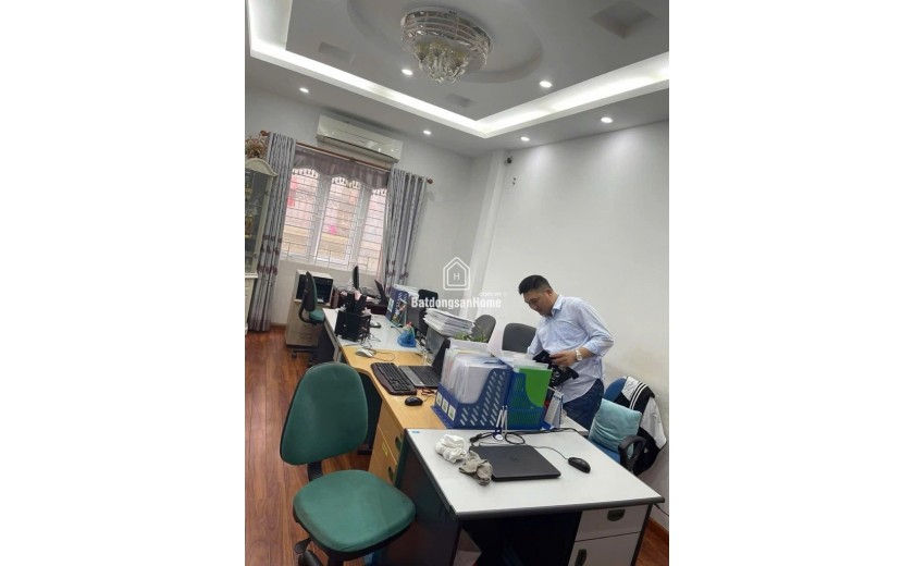 NHÀ THÔNG SÀN - LÔ GÓC 3 THOÁNG - NGÕ THÔNG KINH DOANH ĐỈNH - Ô TÔ CÁCH NHÀ