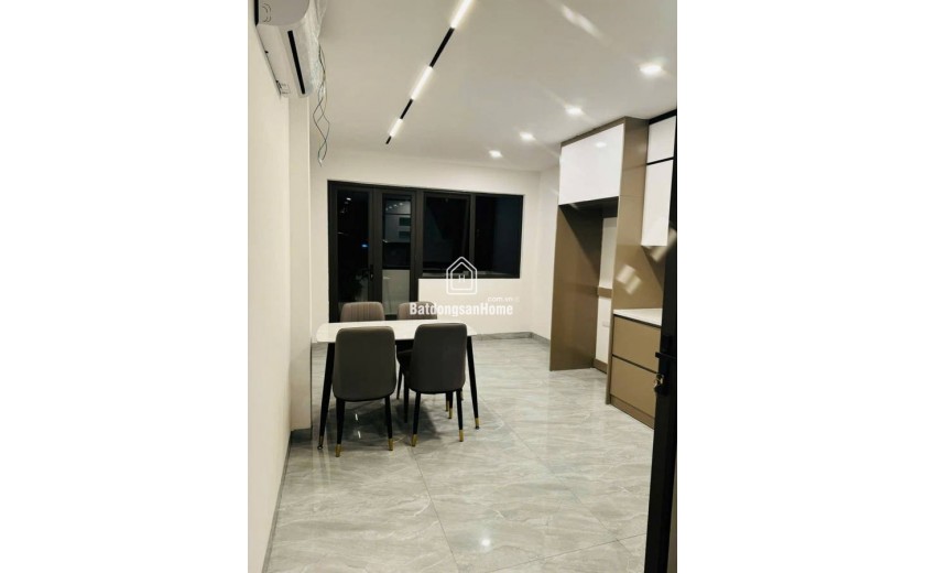 NHÀ ĐẸP MỚI  PHỐ NGỌC THỤY 8.5 TỶ, GARA Ô TÔ,38 M2, 7 TẦNG- THANG MÁY,LONG BIÊN.