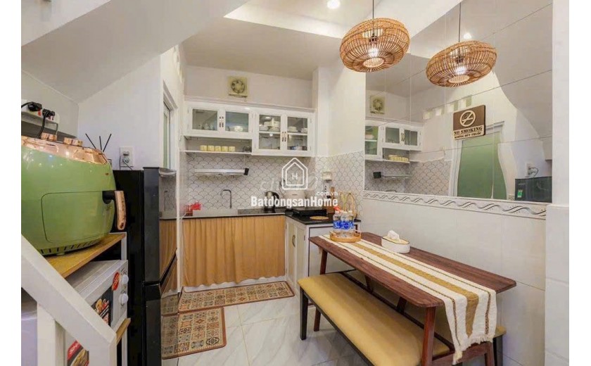 NHÀ NHỎ XINH, STYLE HIỆN ĐẠI, VỊ TRÍ ĐẮC ĐỊA NGUYỄN CƯ TRINH - QUẬN 1