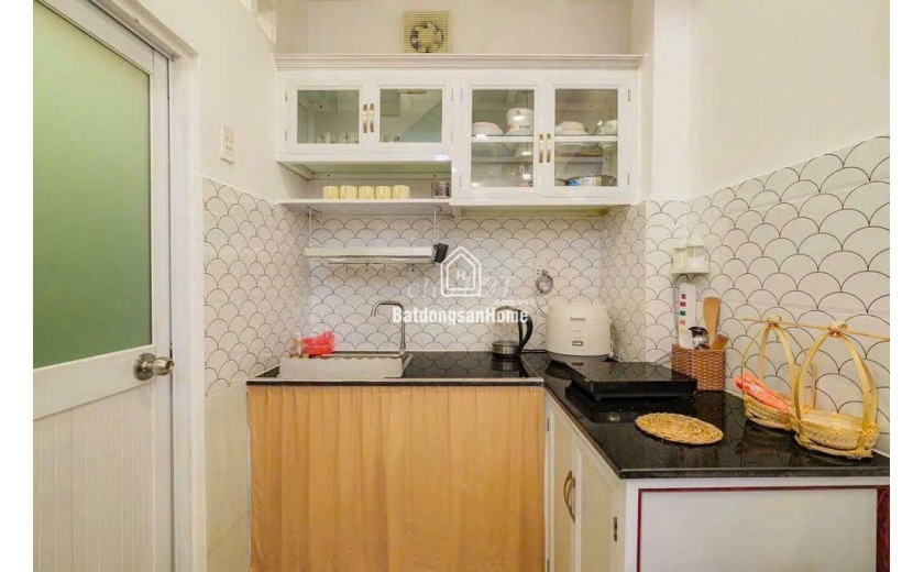 NHÀ NHỎ XINH, STYLE HIỆN ĐẠI, VỊ TRÍ ĐẮC ĐỊA NGUYỄN CƯ TRINH - QUẬN 1