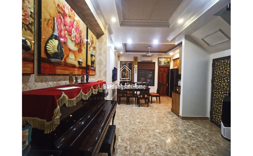 Hoàng Cầu, nhà đẹp, kinh doanh, vỉa hè, ô tô tránh, diện tích 101m, giá chỉ 27,75 tỷ