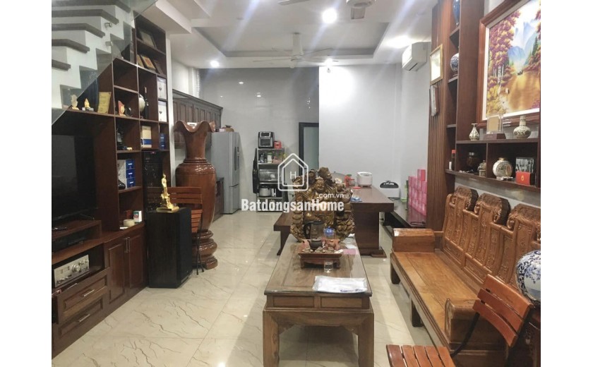 Bán nhà Cát Linh 50m, 3 tầng mặt tiền 3.6m 8.5 tỷ