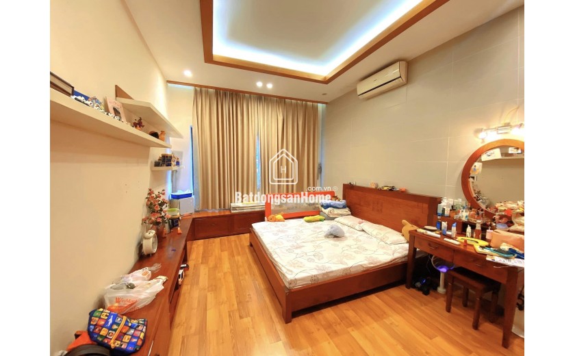 Bán nhà Cát Linh 50m, 3 tầng mặt tiền 3.6m 8.5 tỷ