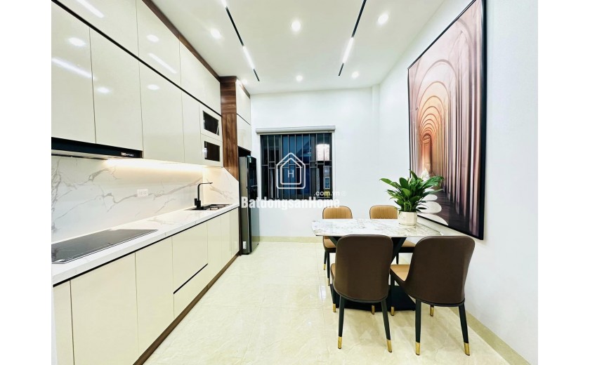 CỰC HIẾM! BÁN NHÀ VƯƠNG THỪA VŨ, 4 TẦNG, 3 MẶT THOÁNG, GẦN Ô TÔ, CHỈ 7.98 TỶ