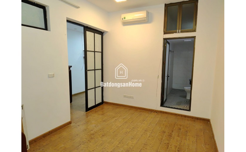 Cho thuê căn hộ tập thể ĐH Thủy Lợi, phố Chùa Bộc. 100m2 3pn, nhận nhà ngay. Giá 12 triệu/tháng