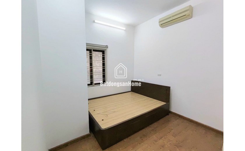 Cho thuê căn hộ tập thể ĐH Thủy Lợi, phố Chùa Bộc. 100m2 3pn, nhận nhà ngay. Giá 12 triệu/tháng