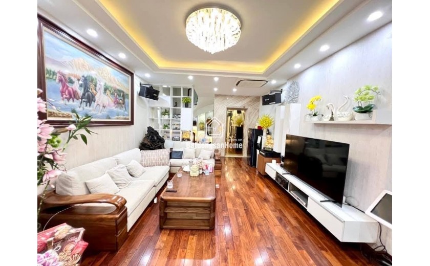 Bán cực gấp nhà phố Hoàng Cầu 5 tầng, 52m², 6PN, Ô Chợ Dừa Đống Đa, 20 tỷ, sổ đỏ