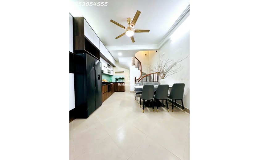 MẶT PHỐ ĐỐNG ĐA - NHÀ ĐẸP - MẶT PHỐ KINH DOANH NGÀY ĐÊM - VIEW CÔNG VIÊN - SỔ RIÊNG 25m2 x nhỉnh 3 Tỷ