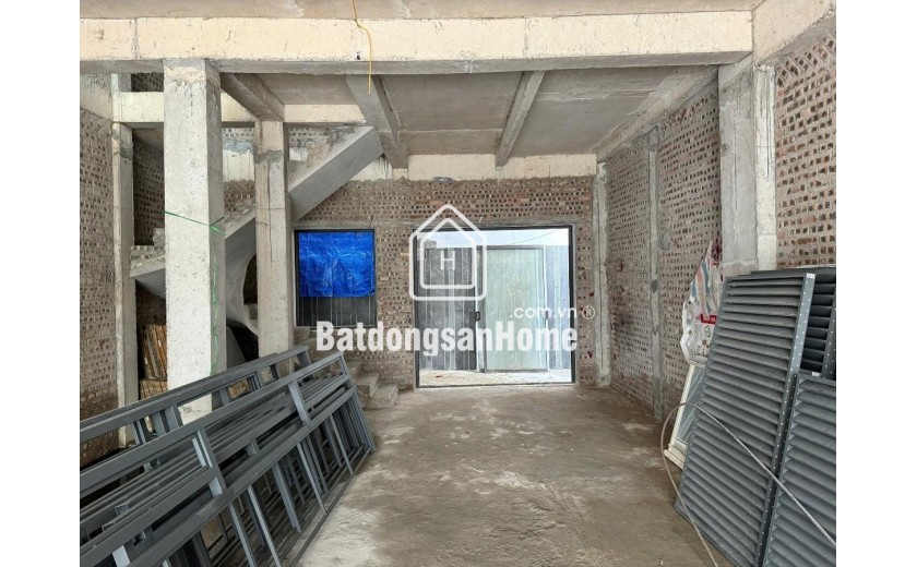 BÁN NHÀ NGUYÊN HỒNG-ĐỐNG ĐA-72M-5T-40TY
LH: 0982.769.586
