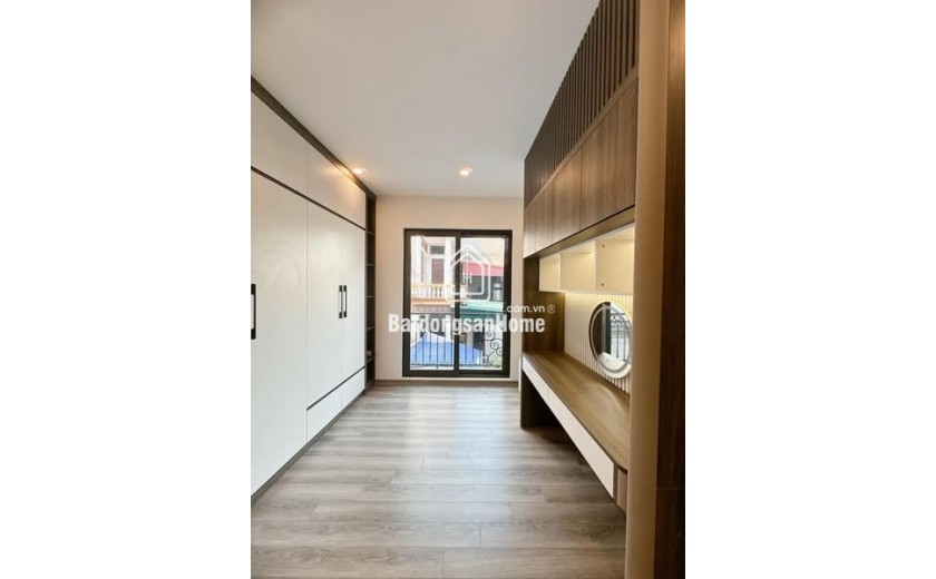 NHÀ MỚI 45m x5 SIÊU ĐẸP NGÔ GIA TỰ 
- VIỆT HƯNG LONG BIÊN - LÔ GÓC FULL NỘI THẤT OTO ĐỖ GẦN CỔNG
