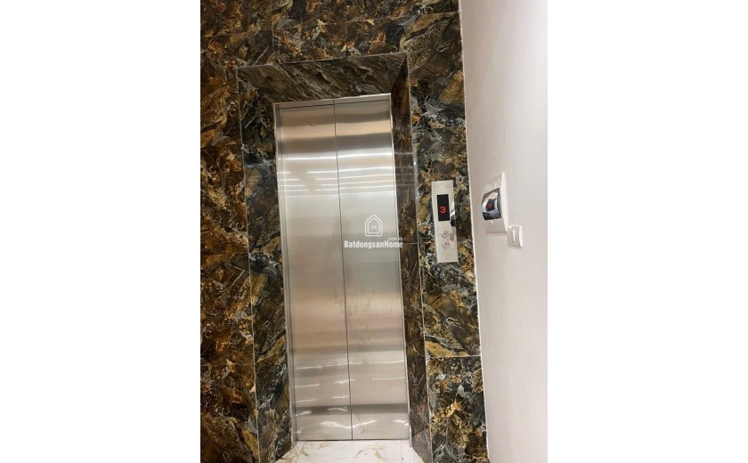 Phân Lô Ô Tô Tránh-Phố Huỳnh Thúc Kháng (Nguyên Hồng) 36/43m, 7T Thang máy 18 Tỷ