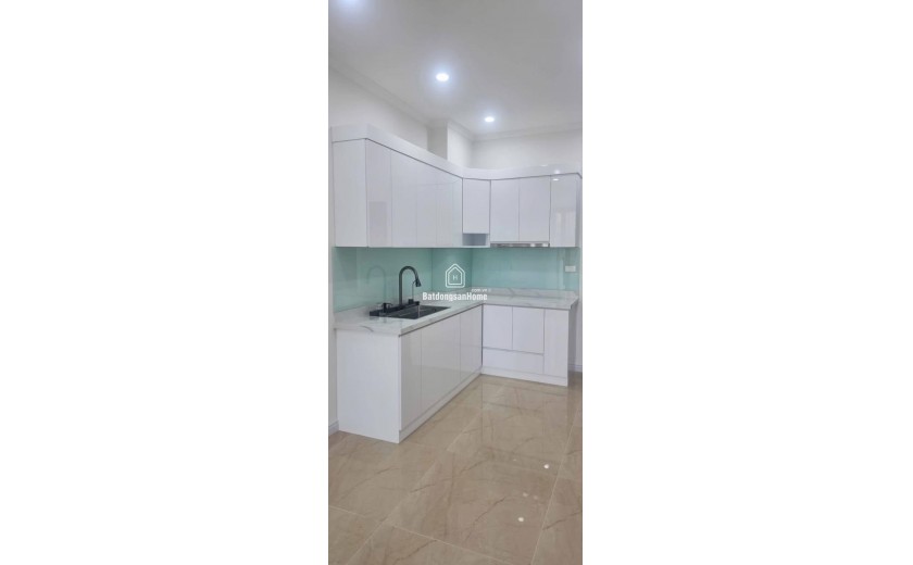 MP Cầu Giấy-2 thoáng-Mặt Sau Ôtô dừng đỗ ngày đêm 40/50m, 5T Thang máy 32 Tỷ