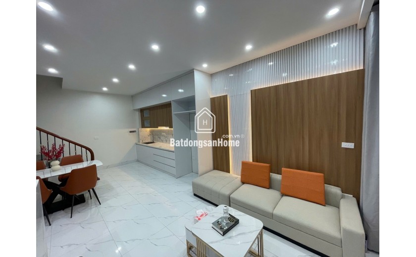 Chỉ 4.5 tỷ có ngay nhà đẹp Định Công Hoàng Mai, DT 32m2*5T, ô tô đỗ cửa, sổ A4, Lh 0975666943