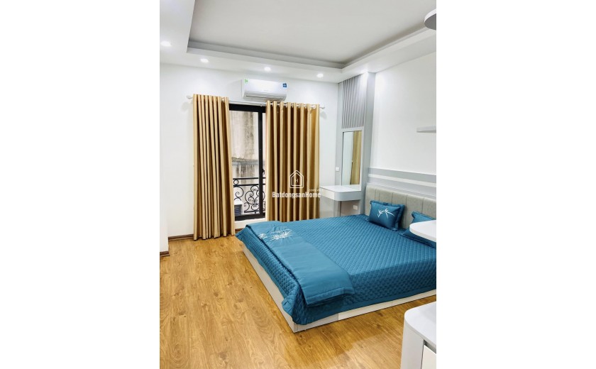 Bán nhà phố Phạm Văn Đồng - Bắc Từ Liêm, 35m2 5 tầng giá chỉ nhỉnh 6 tỷ