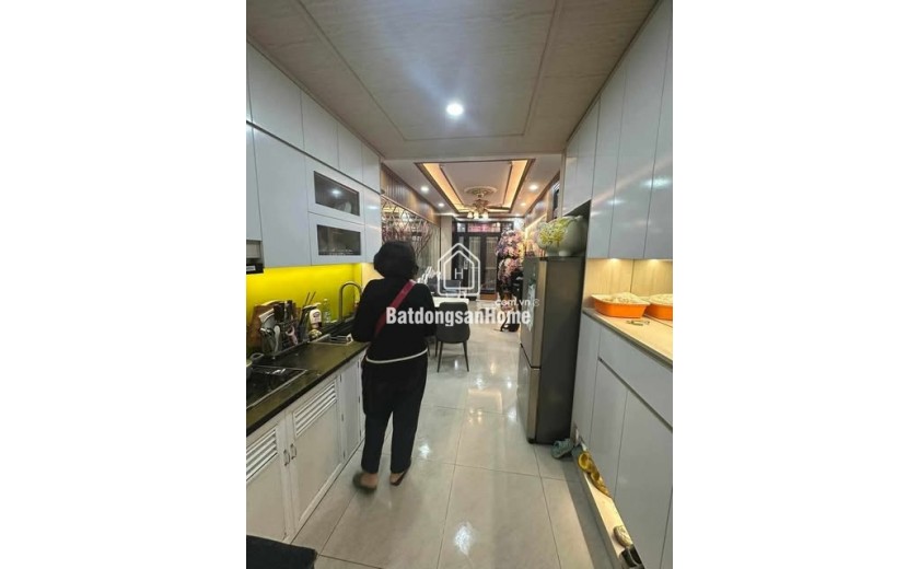 TOÀ NHÀ VĂN PHÒNG MỚI XÂY, MẶT PHỐ CẦU BƯU - THANH TRÌ, THANG MÁY: 160M, 6T, MT: 7.5M