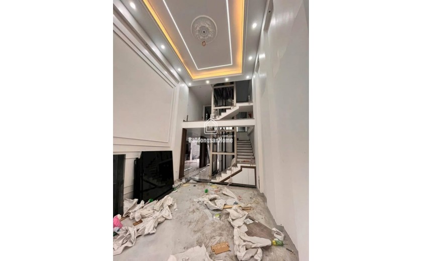 Nhà đẹp tuyến 2 Võ Nguyên Giáp, 97m 4.5 tầng, độc lập, Thang Máy, Giá 8.6 tỉ, gần AEON