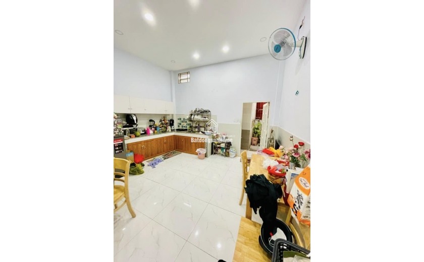NHỈNH 4 ĐỒNG - LÊ TRỌNG TẤN -HXH - CÁCH MT 1 CĂN - 2 TẦNG - 60M NGANG 5