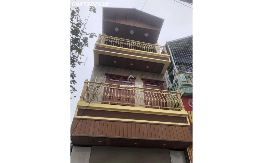BÁN NHÀ MẶT PHỐ KINH DOANH Ô TÔ TẢI TRÁNH VỈA HÈ ĐÁ BÓNG 47M2 x 3 TẦNG.