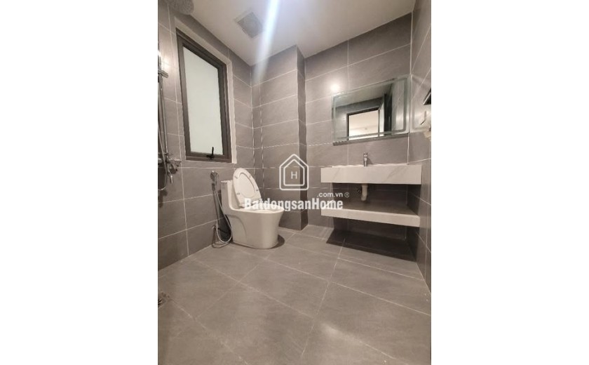 SIÊU PHẨM NHÀ VIỆT HƯNG - Ô TÔ ĐỖ CỔNG - NHÀ MỚI CỨNG FULL NỘI THẤT 30mx 5 TẦNG CHỈ 5,6TỶ