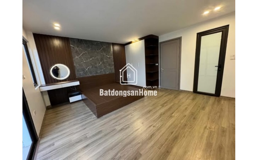 NHÀ VIỆT HƯNG - NGÔ GIA TỰ - LONG BIÊN GẦN 35m x 5 TẦNG MỚI KOONG - CHỈ 5,5 TỶ OTO ĐỖ CỔNG