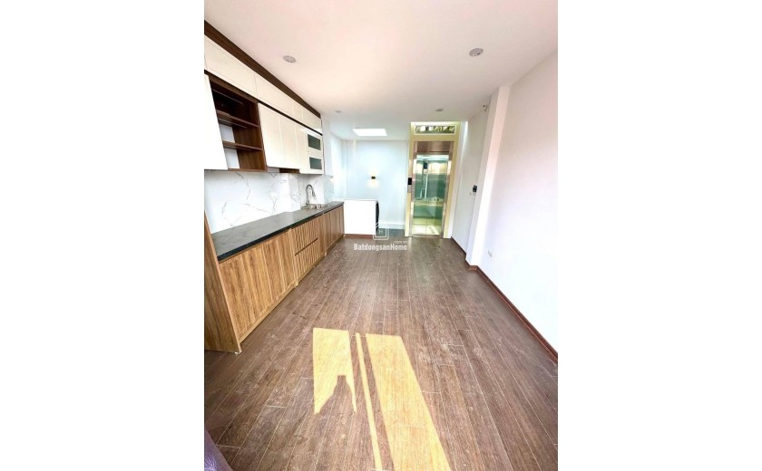 Bán nhà 35m², 6 tầng thang máy , 3PN, 4WC, Thụy Khuê, Tây Hồ - 7.9 tỷ