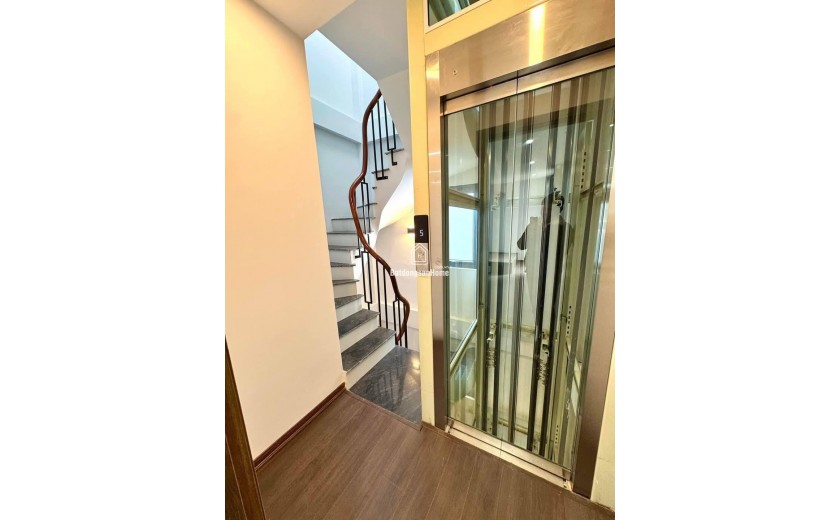 Bán nhà 35m², 6 tầng thang máy , 3PN, 4WC, Thụy Khuê, Tây Hồ - 7.9 tỷ