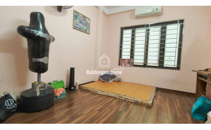 Chính chủ bán gấp nhà mới, ngõ ô tô, Kinh Doanh, ngõ 53 Quan Nhân;  DT: 50 m2 –  5 tầng. 9,8 tỷ.