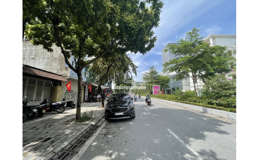 Bán Đất Phố LẠC LONG QUÂN - Quận TÂY HỒ. DT 483M2