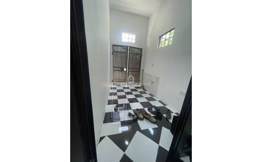 Bán nhà C4 Lạc Long Quân 35m2, 2T, mt4m, 2.45 tỷ, Tây Hồ, gần ô tô.