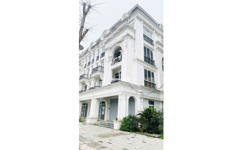 Bác Nam gửi bán LÔ GÓC shophouse Liền kề Louis City 3 Đại Mỗ, 240m, 5 tầng, 2 thoáng trước sau, vỉa hè rộng giá 130 tỷ (có tl).