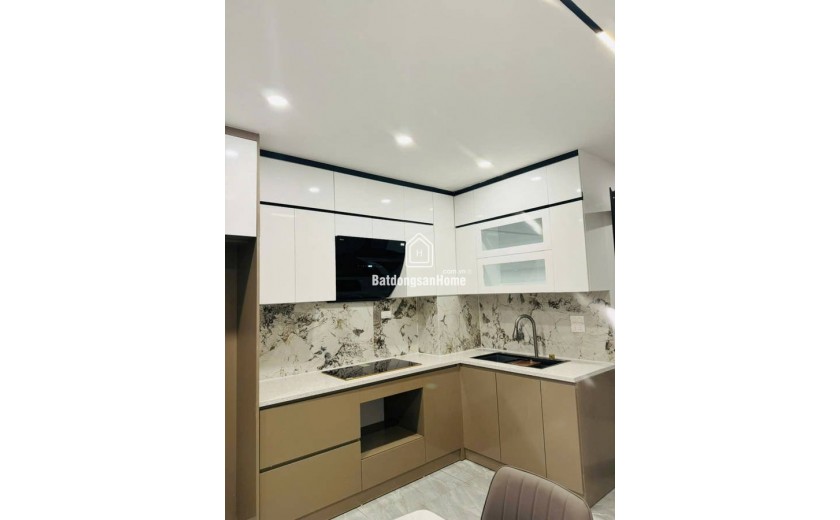 NHÀ ĐẸP MỚI  PHỐ NGỌC THỤY 8.5 TỶ, GARA Ô TÔ,38 M2, 7 TẦNG- THANG MÁY,LONG BIÊN.