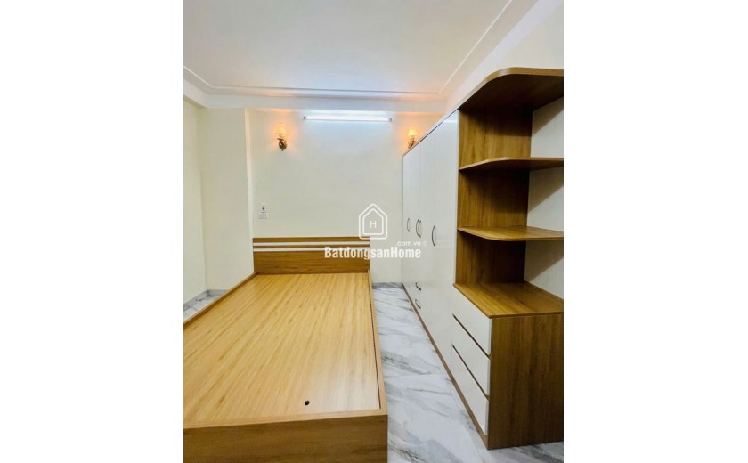 Bán nhà Yên Bình 33mx4 tầng LÔ GÓC, 2 THOÁNG, 2 THOÁNG 3.9 tỷ.