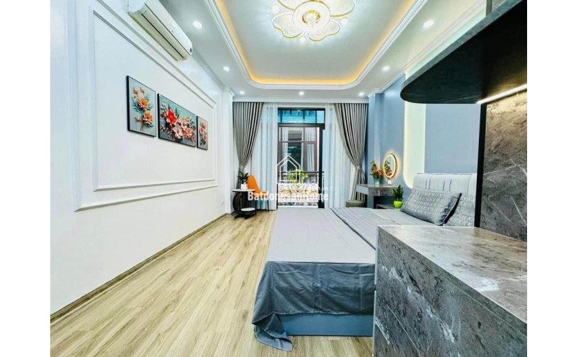 Bán nhà La Thành ngõ thông, 37m2 mặt tiền rộng, 5 tầng giá chỉ 4,4 tỷ rất hiếm