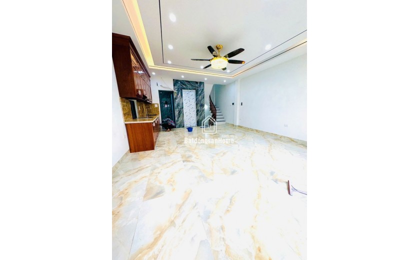 NHÀ MỚI ĐẸP Ở LUÔN PHỐ NGUYÊN VĂN CỪ- LONG BIÊN, 51 M2, 6 TẦNG, MẶT TIỀN  5M, 9.55 TỶ.