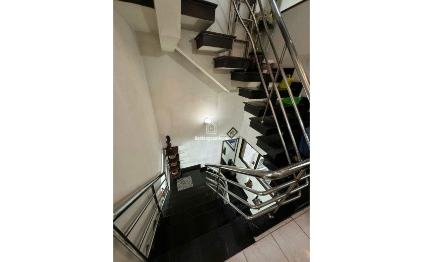 Bán nhà đường Nguyễn Tri Phương, Quận 10, 46m2, 4 tầng, hẻm xe hơi, 14 tỷ