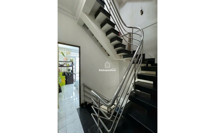Bán nhà đường Nguyễn Tri Phương, Quận 10, 46m2, 4 tầng, hẻm xe hơi, 14 tỷ