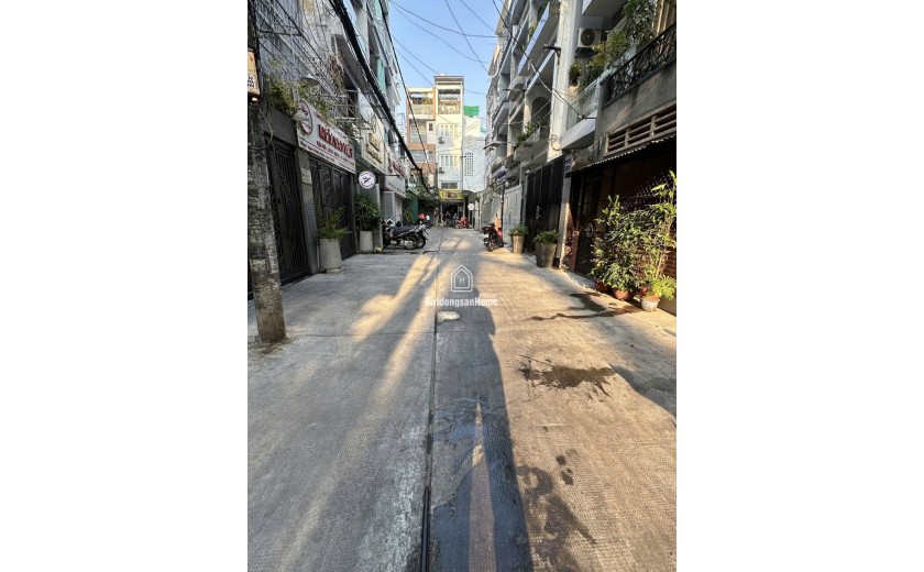 Bán nhà đường Nguyễn Tri Phương, Quận 10, 46m2, 4 tầng, hẻm xe hơi, 14 tỷ