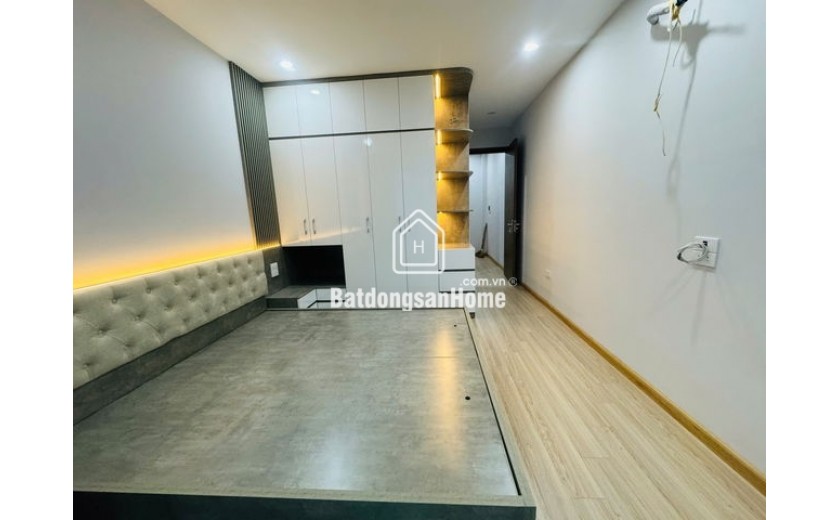 BÁN NHÀ RIÊNG PHỐ TRẠM- LONG BIÊN, 32M2,5 TẦNG, MT4M,5.5 TỶ, NGÕ RỘNG- THOÁNG  3 GÁC QUA NHÀ.