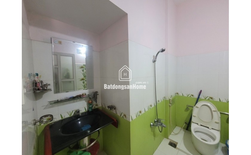 Bán nhà 59m2, 4 tầng, 3PN, 4WC, Q.2, 6.9 tỷ, sổ hồng