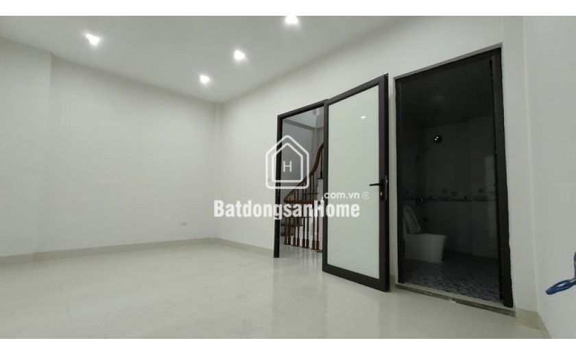 Bán nhà Quang Lãm 33mx5 tầng, nhà mới đẹp, ngõ thông 3 gác 4.25 tỷ.