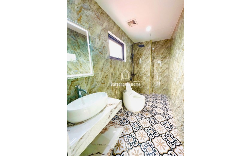 NHÀ MỚI ĐẸP Ở LUÔN PHỐ NGUYÊN VĂN CỪ- LONG BIÊN, 51 M2, 6 TẦNG, MẶT TIỀN  5M, 9.55 TỶ.