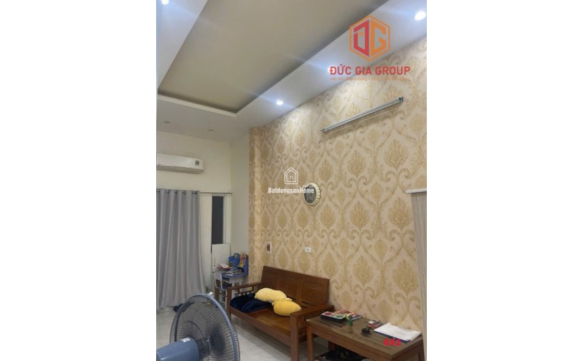 Bán nhà 1 trệt 2 lầu mới đẹp, KDC Bửu Long, Mặt tiền KD được chỉ 4,5 tỷ